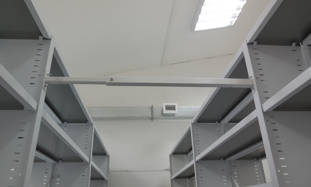 Соединитель рядов стеллажей